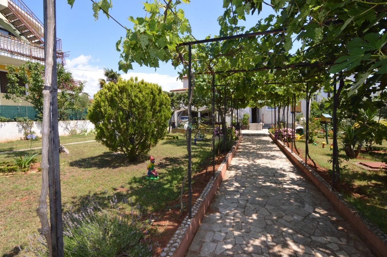 Apartments Mariza Porec Exterior photo